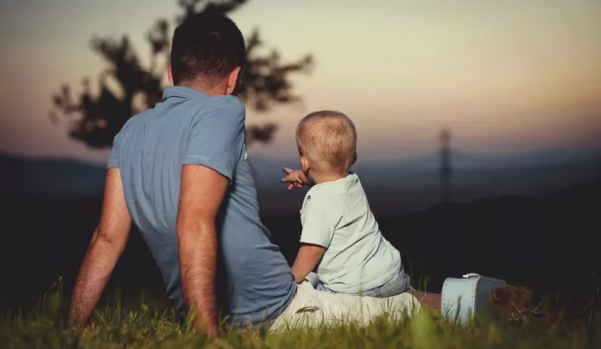 Одним из самых ответственных аспектов в жизни мужчины является роль отца